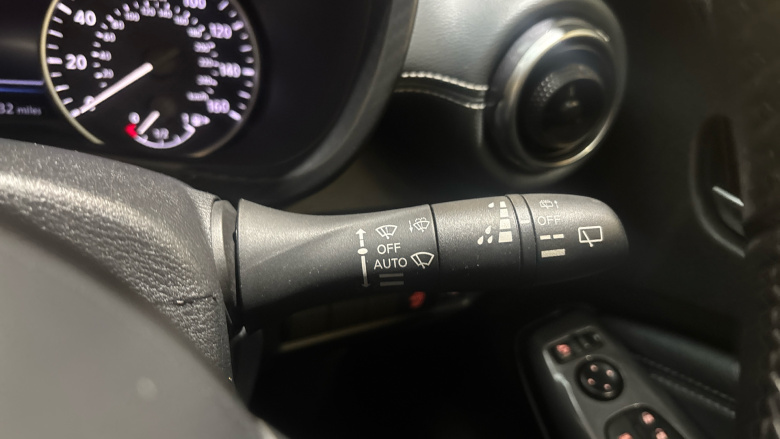 Nissan Juke 1.0 DiG-T 114 N-Connecta 5dr DCT Petrol Hatchback